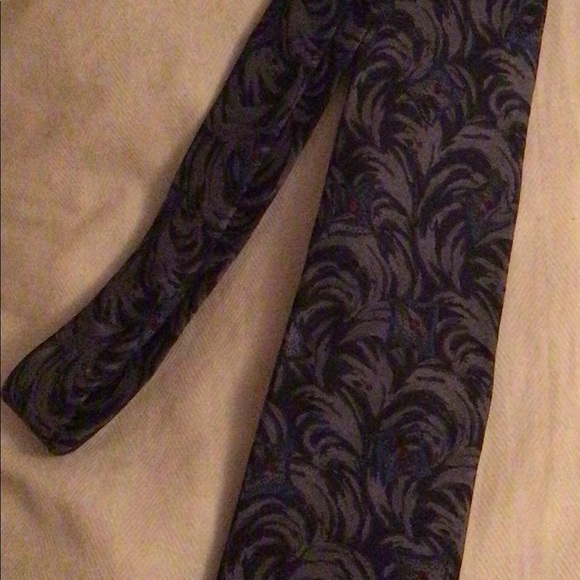 Zenio Dark Blue Paisley Tie - Picture 5 of 5